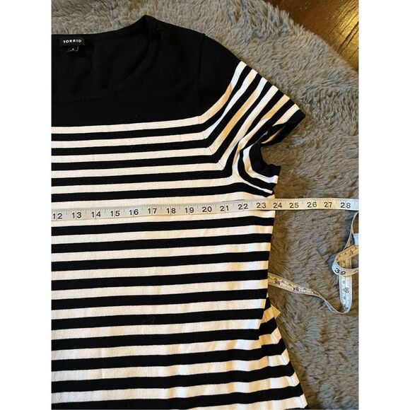 Torrid striped short sleeve sweater dress size 4‎ - Picture 4 of 7